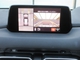 360°ビューモニター＆フロントパーキングセンサーを装備。車両の前後左右に備えた４つのカメラを活用し、車両を上から俯瞰したような映像を表示し駐車やすれ違いなどでの運転をサポートします。