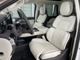 パーフェクトポジションシートと名付けられたマッサージ機能付き30wayパワーシートwithアクティブモーション。市販SUVの中でもトップレベルのシートです。