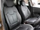 プレミアムには専用レザーシートが装備されております。使用感が一番出る運転席側シート。ご覧のようにきれいな状態となっております。詳しくはフリーコール　0078-6002-080898まで。