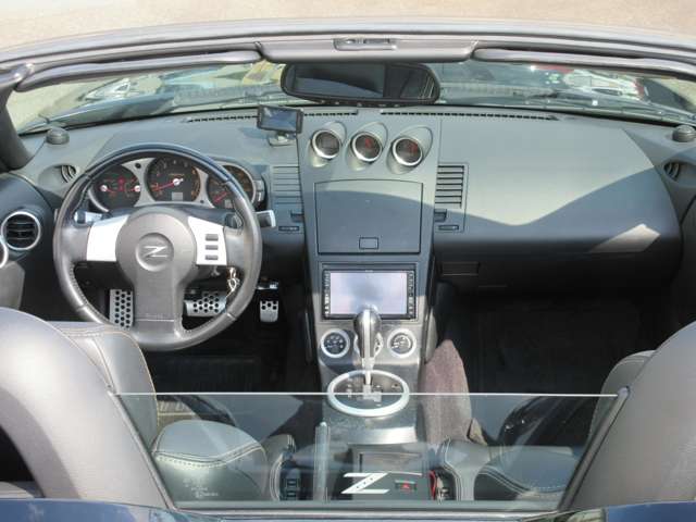 米国日産 Z 350Zロードスター 電動オープン・Bカメラ ブラックレザー・20インチアルミ・ナビ 岐阜県の詳細画像 その3
