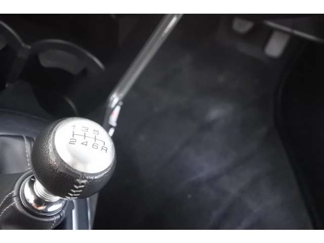ホンダ CR-Z 1.5 アルファ 中期(ZF2) 6MT HKS車高調 18AWタイヤ新品 福岡県の詳細画像 その16