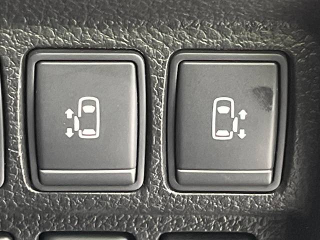 【問合せ：０７７６－５３－４９０７】【両側パワースライドドア】スマートキーや運転席のスイッチで後席両側スライドドアの開閉が可能♪電動だから力を入れてドアを開ける必要がありません。