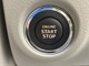 リモコンキーを携帯していると　車輌側のボタン操作でドアの解錠／施錠やエンジン始動が可能です。