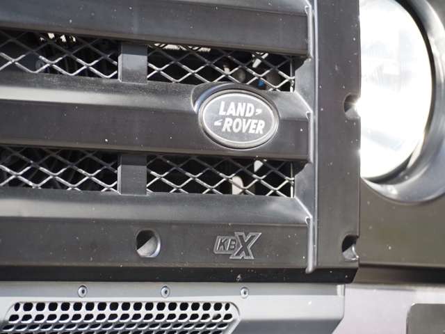 ランドローバー ディフェンダー 90XS 2.2ディーゼルターボ 6速マニュアル KBXフロントグリル・ライトフィニッシャ 茨城県の詳細画像 その9