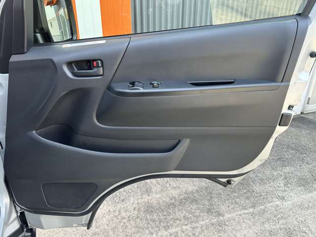 トヨタ ハイエースバン 2.8 DX ロング GLパッケージ ディーゼルターボ 1年無制限距離保証付 レンタカーアップ 愛知県の詳細画像 その9