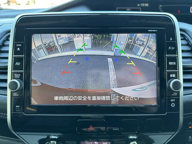 【 バックカメラ 】便利なバックカメラ装備で安全確認を頂けます。駐車が苦手な方にもオススメな便利機能です♪