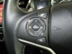 ハンドルから手を離さなくても手元のスイッチで音量調節や選曲操作等が行なえます。運転中視線をそらさなくても操作ができ便利です。