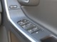 運転席側のパワーウィンドウスイッチ類。電動格納ミラーやロックの開閉、リヤウィンドウを含むすべての窓の自動開閉が可能です。