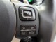 右側のステアリングスイッチの操作で、メーター内のマルチインフォメーションディスプレイからお車の燃費などの情報を見ることが出来ます！