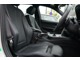 上質な黒レザーシートで仕立てられたシートは座り心地もよく、前席側にシートヒーター機能やメモリー機能など、オーナー様の最適なドライビングポジションを提供致します。