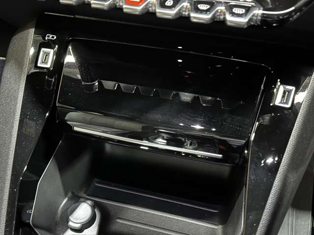 プジョー SUV e-2008 GTライン 当社レンタカー 認定中古車保証1年 禁煙 静岡県の詳細画像 その17