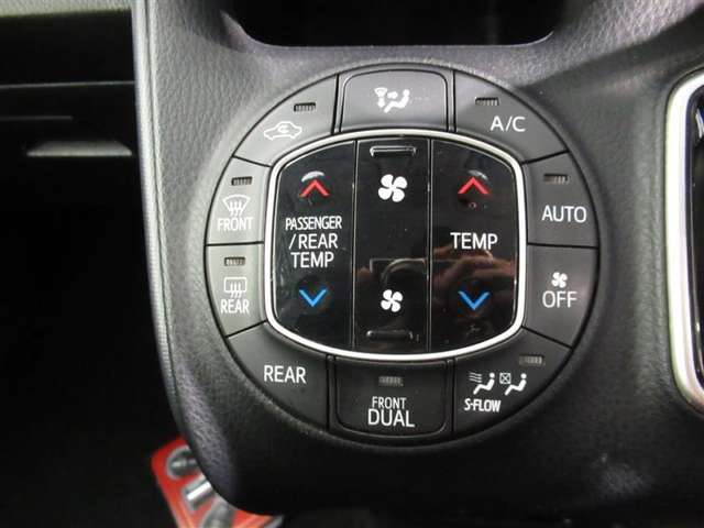 ◆◆◆「オートエアコン」装備！！！　車内温度を快適な状態に保てます。