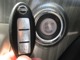 スマートキーなので鍵はバッグやポケットに入れたままでもドアロックやエンジン始動が可能！出し入れしないので紛失する心配もなく便利で良いですね～。