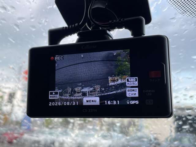 LIBERALAでは多種多様の車種をご用意させていただいております。お客様がご納得いくまで、そのお車の持つ特性を五感すべてで感じ取っていただける場をご提供します。