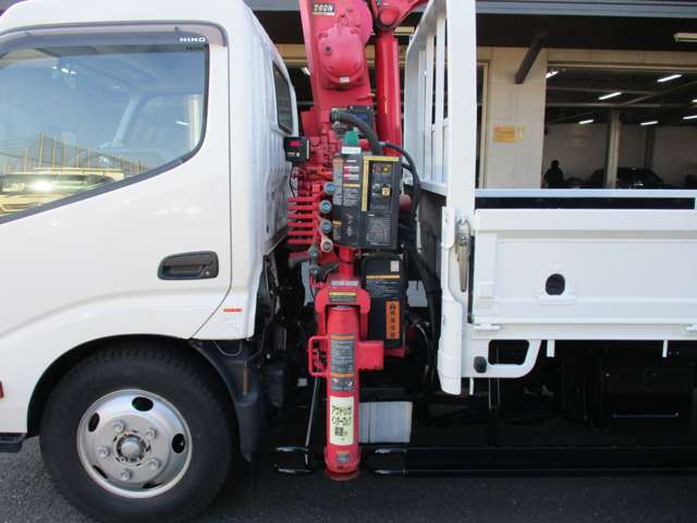 日野自動車 デュトロ 2トン 3段クレーン ラジコン  愛知県の詳細画像 その8
