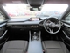運転席にはフロントガラス照射タイプのアクティブ・ドライビング・ディスプレイを搭載。