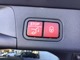 EASY-PACK自動開閉テールゲートは、テールゲートのスイッチで電動で閉められ、運転席やエレクトロニックキーのスイッチで開閉できます。