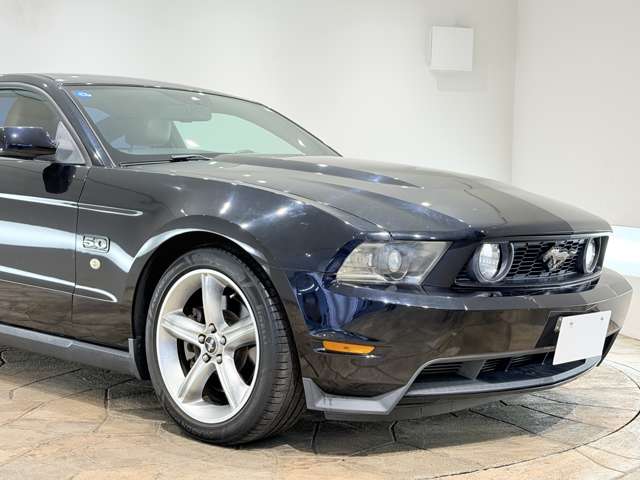 2010 Ford Mustang – thumbnail 40