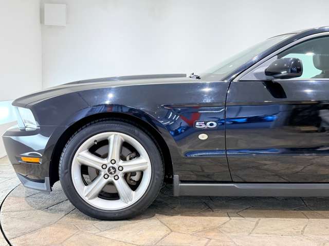 2010 Ford Mustang – thumbnail 44
