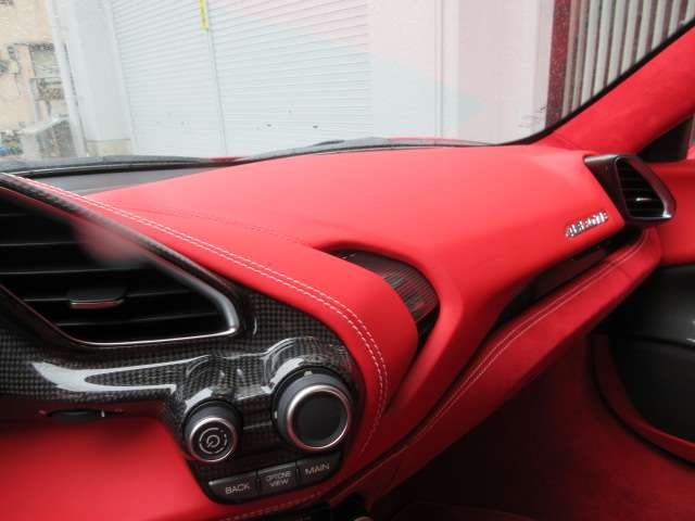 フェラーリ 488GTB F1 DCT ディーラー車 レーシングシート 赤内装 広島県の詳細画像 その18