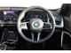 BMWのハンドルは基本スポーティにデザインされているが、太めのグリップが手の疲れを軽減させます。