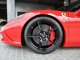 ◆20インチ 鍛造ホイール/マットブラックペイント ◆カーボンファイバーホイールキャップ ◆カラード ブレーキキャリパー:Rosso Corsa ◆カーボンセラミックブレーキ