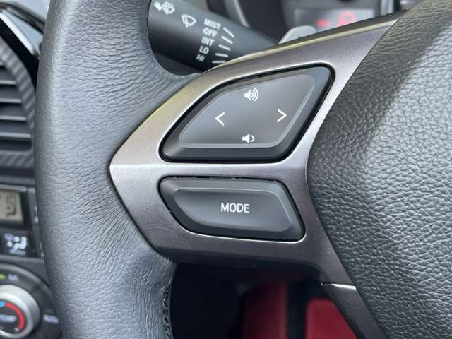 ◆【ステアリングスイッチ】手元のボタンから、オーディオやナビなどの操作ができるので、よそ見をせずに安全に運転に集中できます！