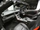 ブラックを基調とした車内に、各所にレッドステッチが入ったインテリアです！カーボンデザインアルミニウムインテリアトリムと合わせて上質でシンプル且つ、スポーティーな雰囲気を演出しております！