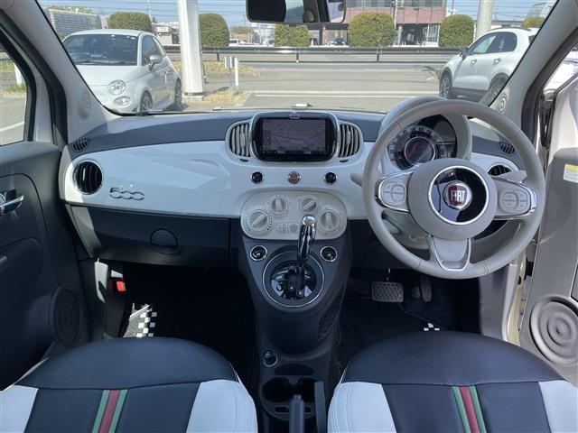 イタリア車ならではの美しさ、走りへのこだわりを感じるインテリアデザイン！