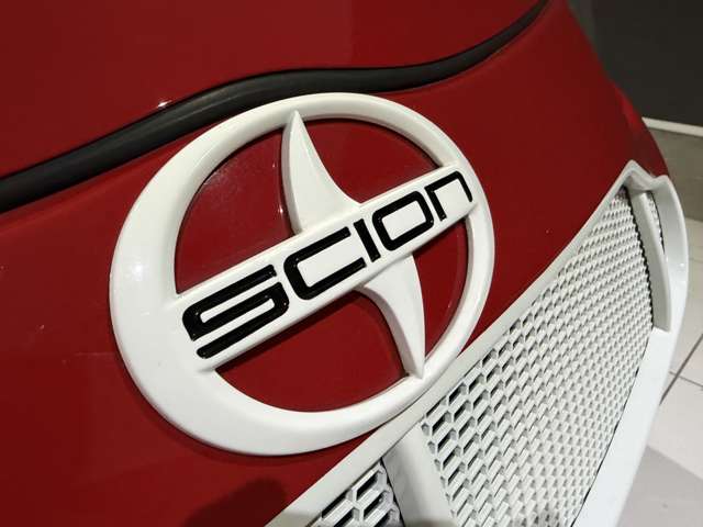 2009 Toyota iQ – thumbnail 44