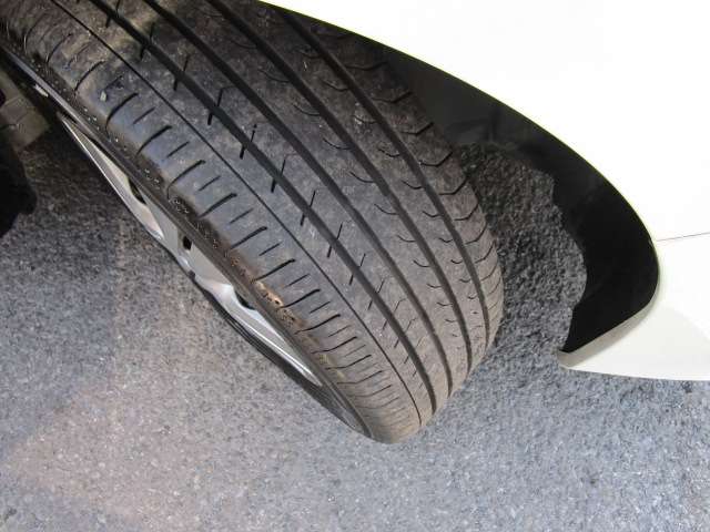 安全にお乗りいただく為に重要なタイヤの溝も安心してお乗り頂けるレベルです！