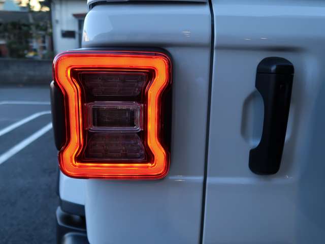 ジープ ラングラー アンリミテッド サハラ 2.0L 4WD ワンオーナー禁煙車 地デジ ETC2.0 東京都の詳細画像 その17