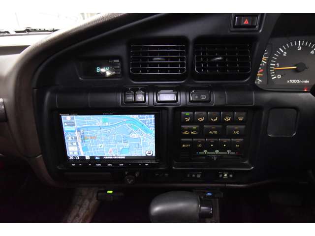 トヨタ ランドクルーザー80 4.5 VXリミテッド 4WD 全塗装 リフトアップ 社外16インチアルミ 大阪府の詳細画像 その9