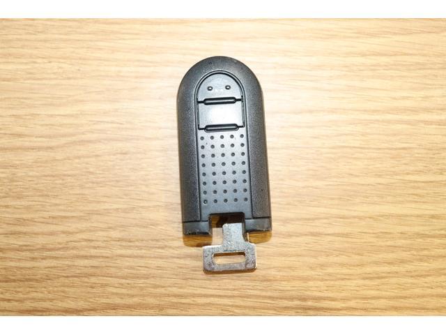 ☆スマートキー☆ カードキーを携帯していれば、ドアハンドルのボタンを押すだけで、ロックの解除ができます