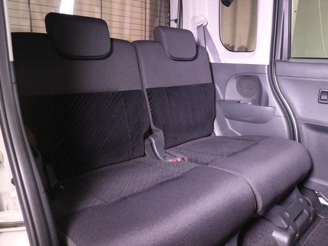 後部座席は左右独立でシートスライド・リクライニングが可能な為、効率よくシートのアレンジが可能です♪