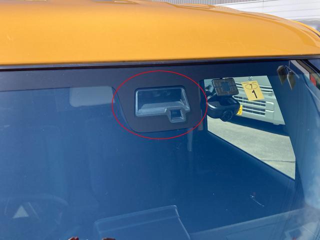 デュアルセンサーブレーキサポート（ＤＳＢＳ） フロントガラス上部にあるセンサー部です。単眼カメラとレーダーで車両前方の状況を検知し各種制御を行います。衝突被害軽減ブレーキ・誤発進抑制機能 等