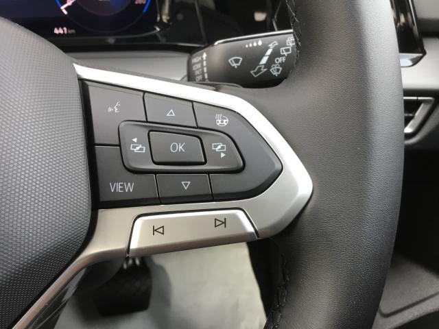 ハンドル右側、主にメーターディスプレイの表示切替操作スイッチとなります。