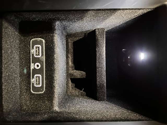 アルファ ロメオ ステルヴィオ 2.0 ターボ Q4 ラグジュアリーパッケージ 4WD ベージュレザー 弊社顧客様下取車 東京都の詳細画像 その20