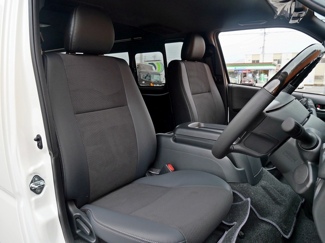 トヨタ ハイエースバン 2.8 スーパーGL ダークプライムII ロングボディ ディーゼルターボ 4WD 高さ調整可ベッドキット アルミセット 愛知県の詳細画像 その9