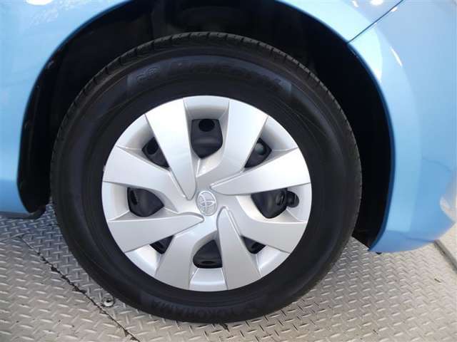タイヤの溝もたっぷり残っております。ご安心してお使い頂けるように、購入手続き後、納車までの間に点検整備を行います。