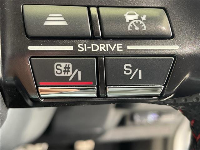 【SI-DRIVE】エンジンをコンピュータで制御するシステムです。燃費重視の走りからロングドライブやワイディングなど気分やシーンに合わせて走行機能を使い分けることができます！
