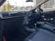 ドライブ中の景色や出来事を撮影できるコネクテッドカムはルームミラー部に装着。ＧＰＳとメモリー一体型のフルＨＤカメラで前方視界120°の写真・動画を撮影でき、ドラレコ機能も併せ持っています。