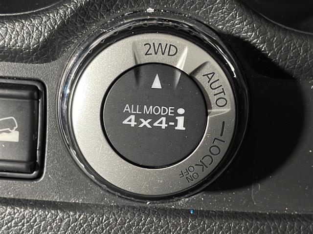 【オールモード4×4-iシステム】電子制御式の4輪駆動システムです。2WDモード、LOCKモード（前後輪のトルク配分を固定）のほか、AUTOモード（状況に応じて前後輪にトルクを配分）を選べます！