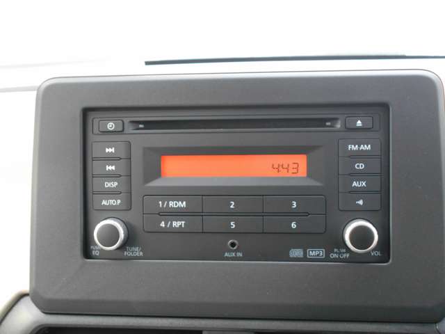 CD再生、AM・FMラジオ付きで長時間お乗り頂いても、退屈を感じさせません◎