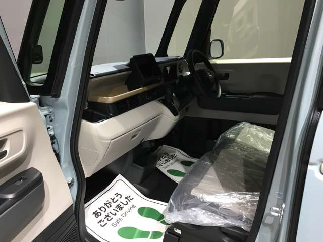 ホンダ N-BOX 660 ファッションスタイル 4WD 届出済未使用車 左側PSD ナビパケ LED 兵庫県の詳細画像 その8