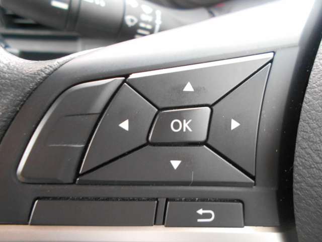 運転席周りの使いやすいスイッチ類♪走りながらの操作も安心.安全に行うことが出来ます♪