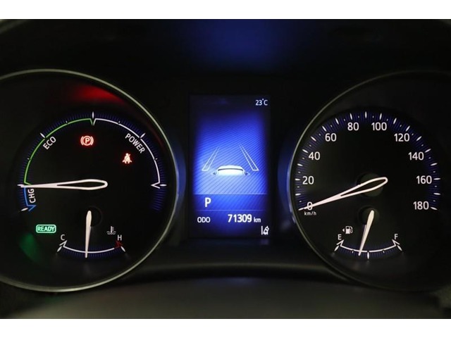 マルチインフォメーションディスプレイ付きのメーターです！エコ運転へ導く多彩な情報を表示してくれます。