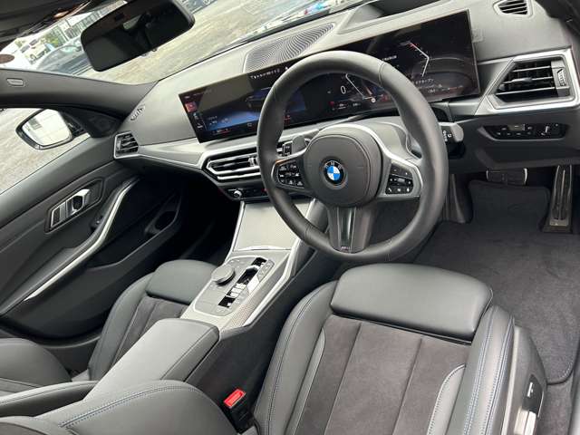 BMWの操作パネルは使いやすさを追求し日常生活で必要なボタン＆スイッチを使えるようにした構造となっております。購入時から沢山触って体感してください。