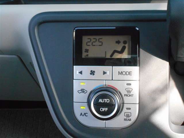 ●オートエアコン●で、風の温度や風量などを自動調整♪ 温度設定するだけで、車内温度を保ちます☆