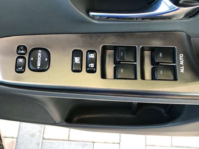 トヨタ プリウスα 1.8 S チューン ブラック 8インチナビ ETC 埼玉県の詳細画像 その17